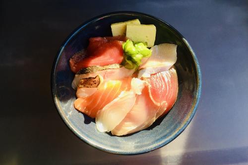 Azuki Sushi - chirashi bowl