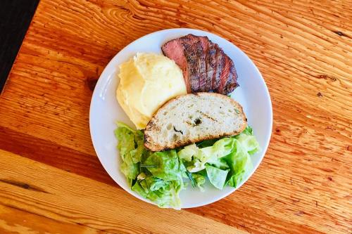Tender Greens - steak plate